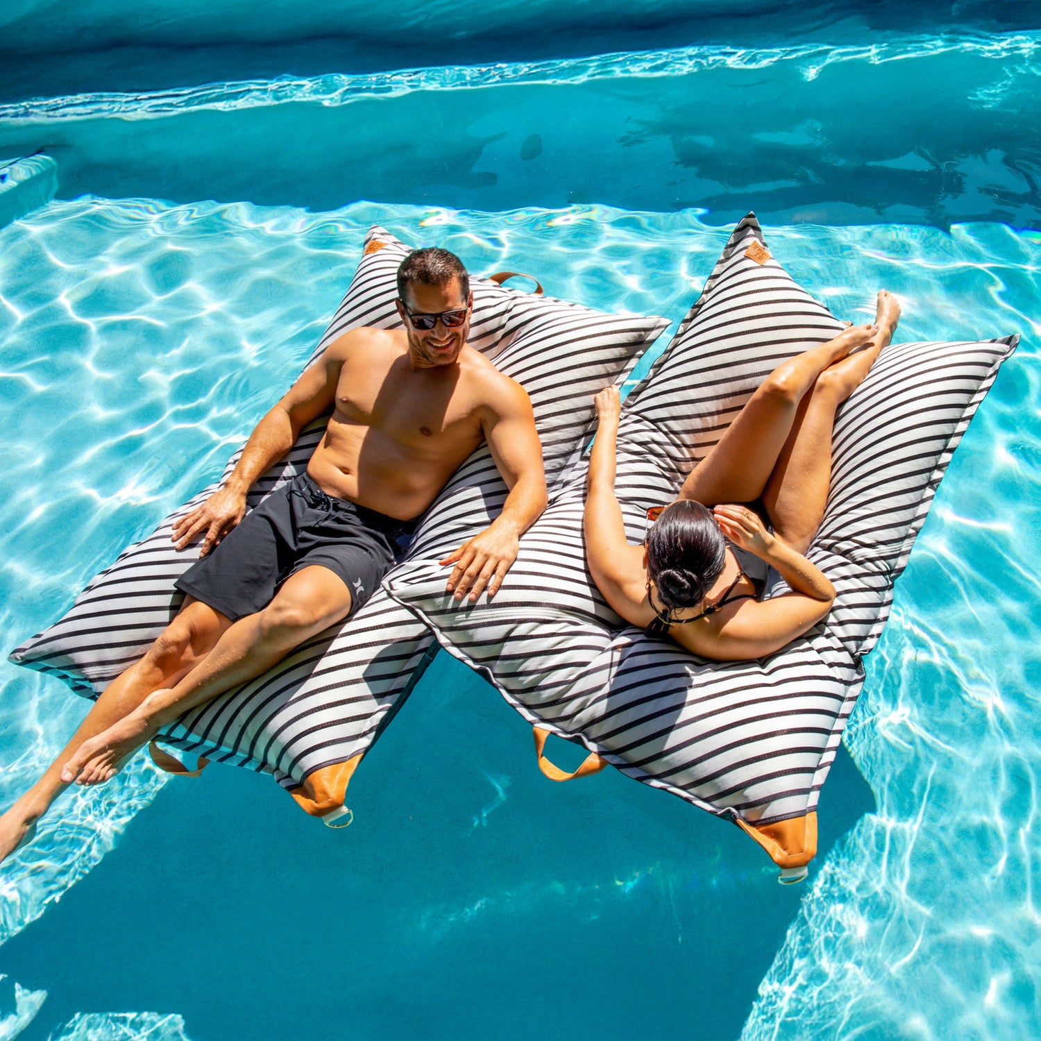 Lux Lagoon Lounger