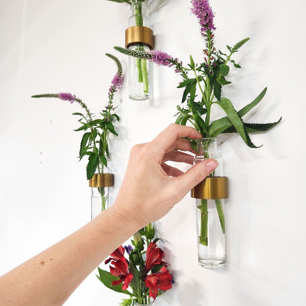 Minimal Wall Vase: Antique Brass Ring