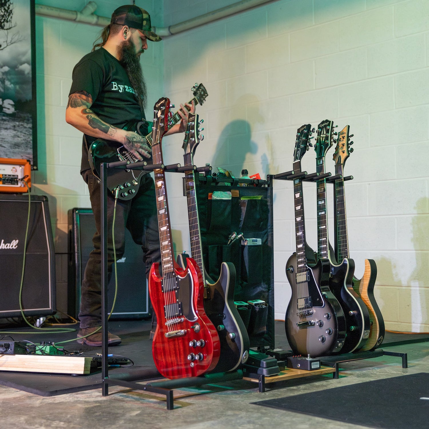 The Headliner 10-Slot Guitar Rack | Black