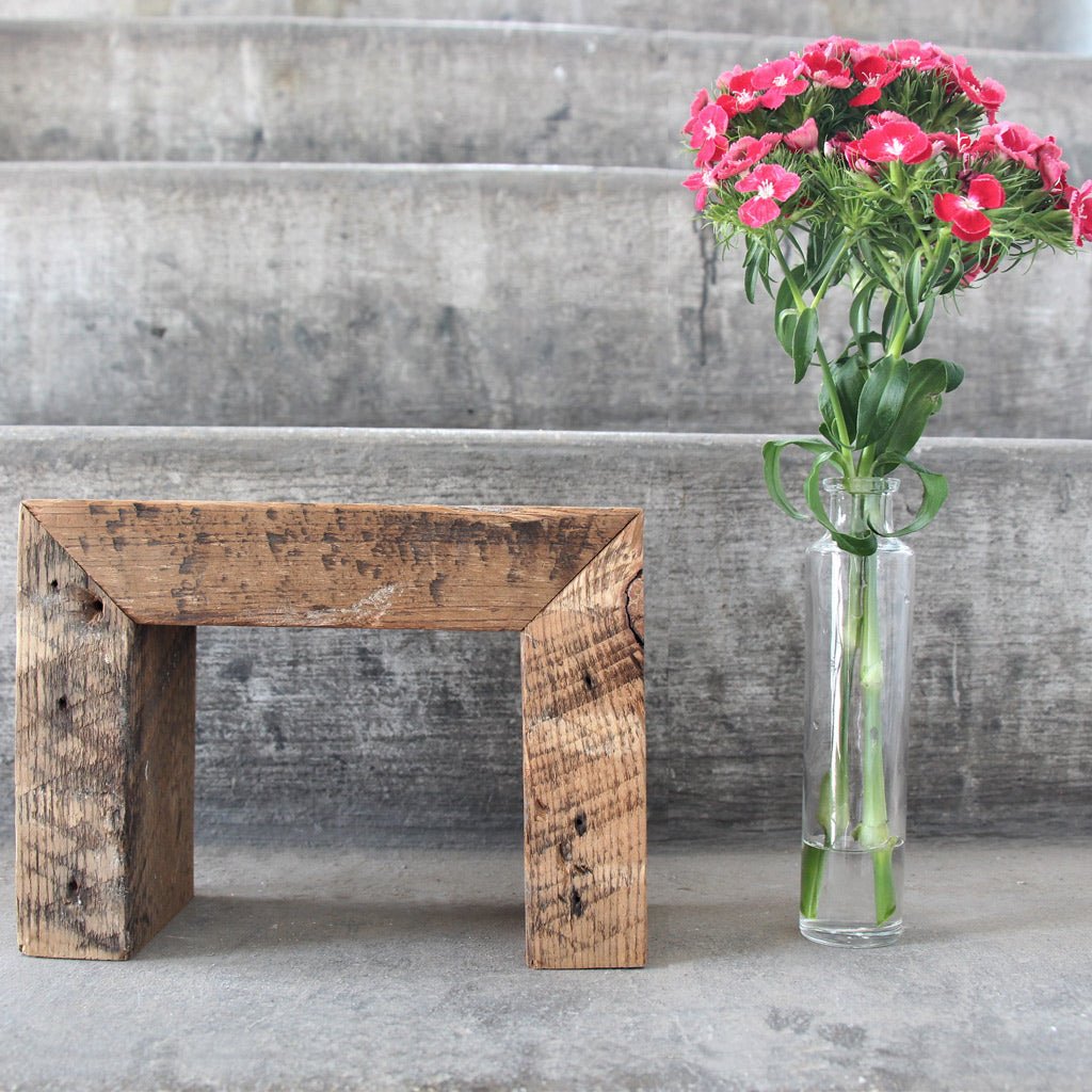 Rustic Floral Décor: Single Vase