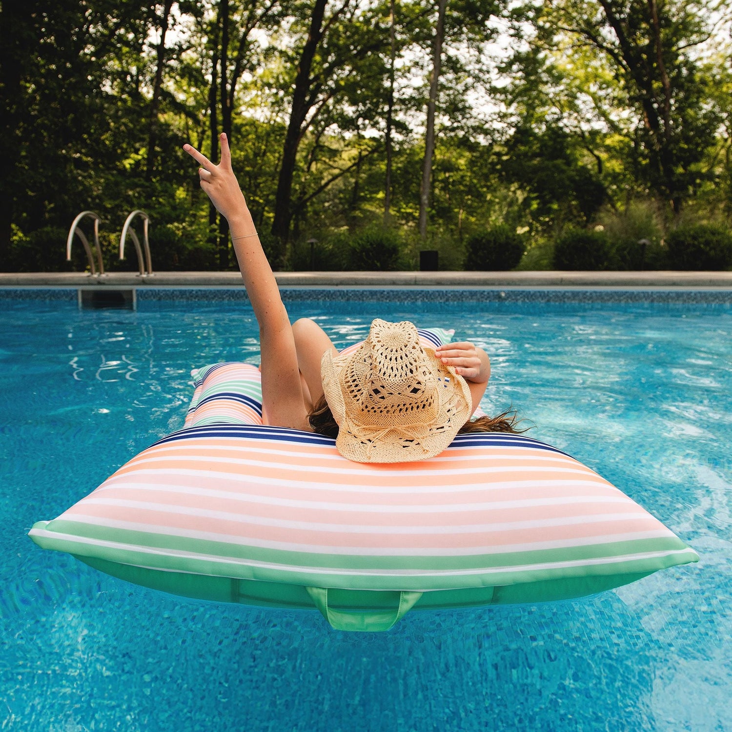 Lagoon Lounger