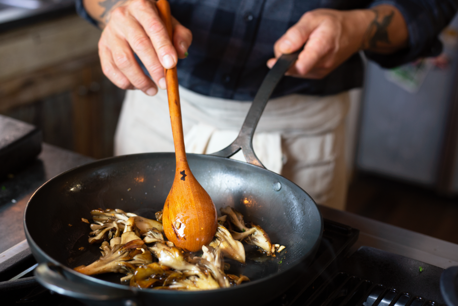 The Pro Saucier — Long Handle