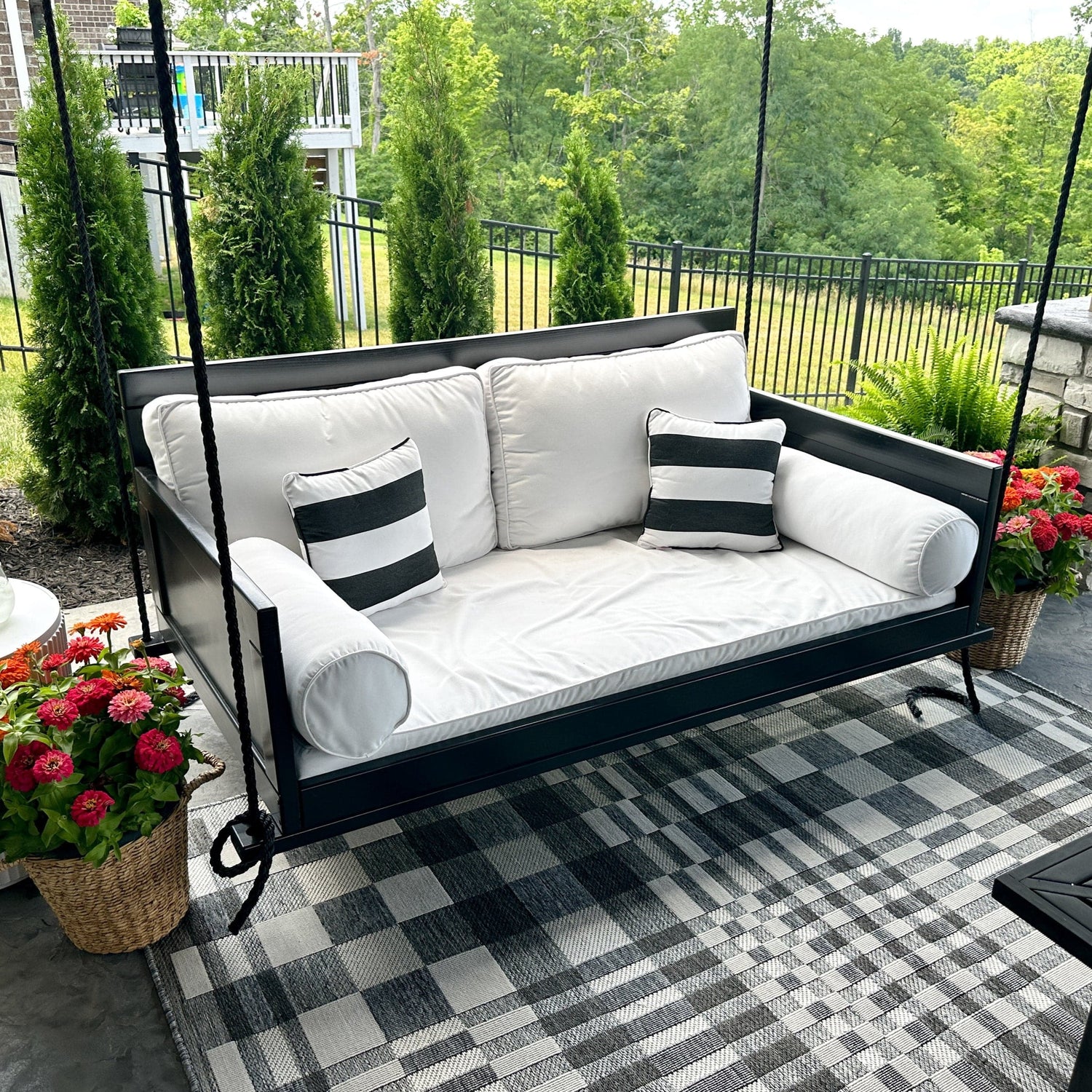 Amish Casual The Philly Daybed Swing in Dovetail Grey