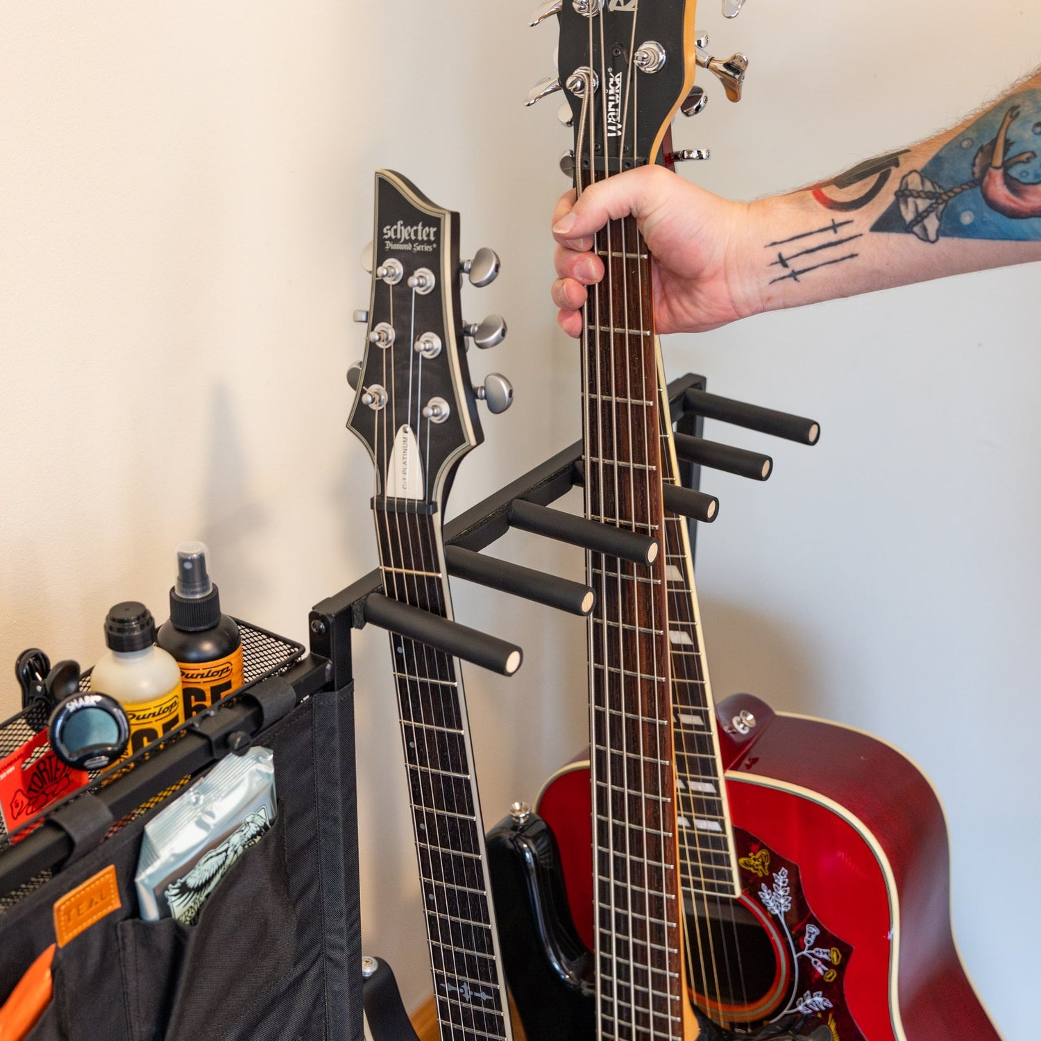The Opener 5-Slot Guitar Rack | Black